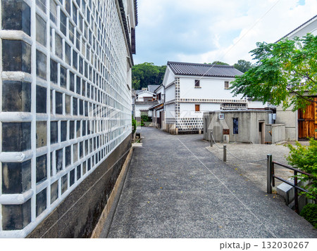 歴史が息づく風情豊かな倉敷美観地区の街並み 歴史が息づく風情豊かな倉敷美観地区の街並み 132030267