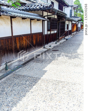 歴史が息づく風情豊かな倉敷美観地区の街並み 歴史が息づく風情豊かな倉敷美観地区の街並み 132030268