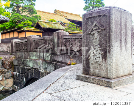 歴史が息づく風情豊かな倉敷美観地区　倉敷川沿いの街並み 132031387