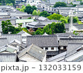 歴史が息づく風情豊かな倉敷美観地区の街並み　丘の上から望む倉敷の瓦屋根 132033159
