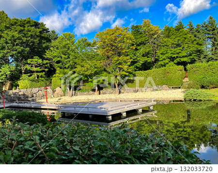 百合が原公園・日本庭園 水舞台 札幌市北区 青空 132033720