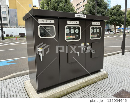 福井市内に設置された「消雪ポンプ盤」 132034446