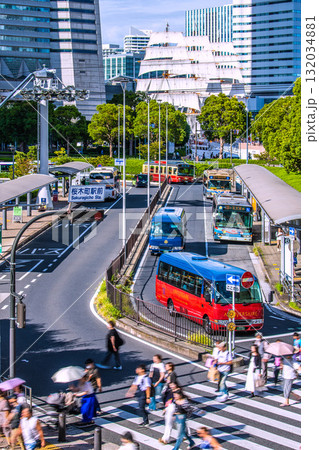 日本の横浜都市景観総帆展帆の日本丸や桜木町駅前、ヨコハマエアキャビン、あかいくつなどを望む=5日 日本の横浜都市景観総帆展帆の日本丸や桜木町駅前、ヨコハマエアキャビン、あかいくつなどを望む=5日 132034881
