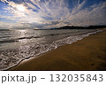 片男波海浜（和歌浦）の波 132035843