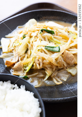 おいしい肉野菜炒め定食 おいしい肉野菜炒め定食 132035982