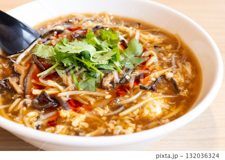 おいしい酸辣湯麺 132036324