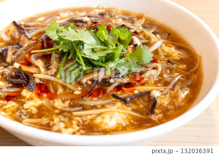 おいしい酸辣湯麺 132036391