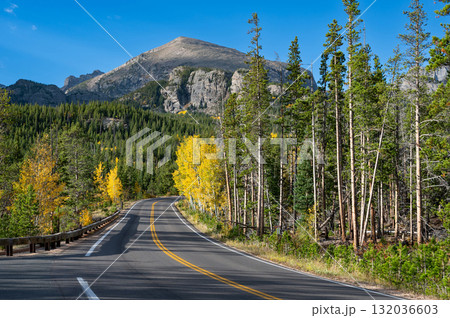 Scenic road with autumn scenery at Rocky Mountain National Park in Colorado, USA 132036603