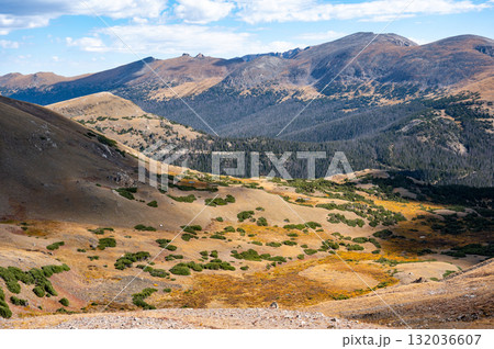 Scenic view seen from Alpine visitor center in Rocky Mountain National Park, Colorado, USA. 132036607