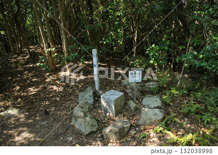 愛媛県愛南町 由良山三角点 愛媛県愛南町 由良山三角点 132038998
