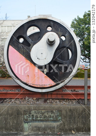 蒸気機関車「C58(シゴハチ)」の動輪（JR四国・土讃線 琴平駅前／香川県仲多度郡琴平町榎井） 132042179