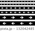 矢印の黒いバナーセット 右向き・左向きのシンプル素材 132042485