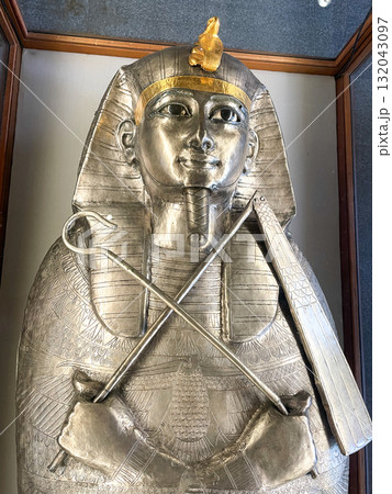 カイロ・エジプト考古学博物館に展示のプスネンセス1世の棺 カイロ・エジプト考古学博物館に展示のプスネンセス1世の棺 132043097