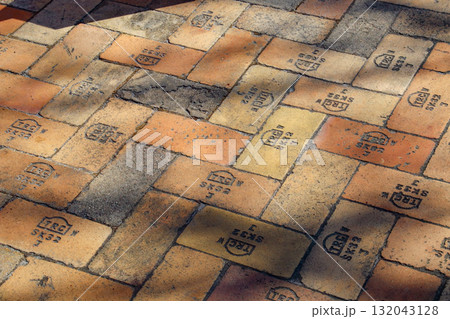 レンガの床 132043128