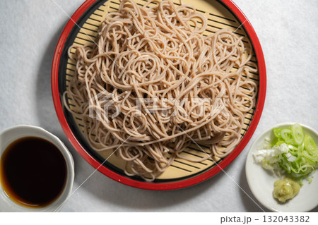【食べ物素材】盛りつけられたざるそば【長野県】 132043382