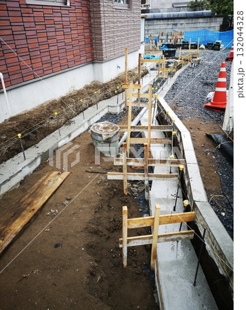 新築住宅の外構工事 132044328