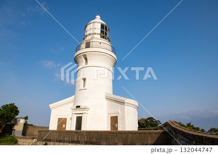 屋久島灯台と春の青空 登録有形文化財 屋久島国立公園 屋久島灯台と春の青空 登録有形文化財 屋久島国立公園 132044747