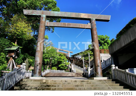 横浜・伊勢山の丘に鎮座する… 桜花が社紋の【伊勢山皇大神宮】 132045551