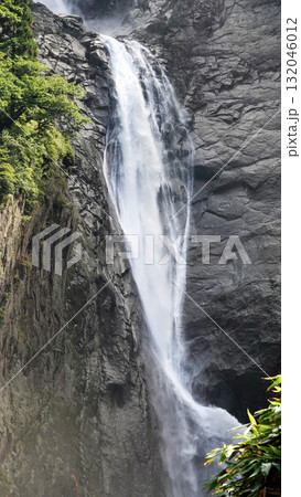落差日本一の称名滝 132046012