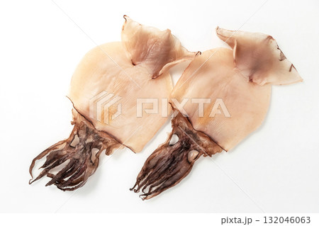 トビイカの天日干し（沖縄県南城市奥武島） 132046063