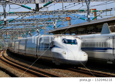 日本の大動脈を駆ける!! 東海道新幹線 N700S ～小田原駅にて 132046218