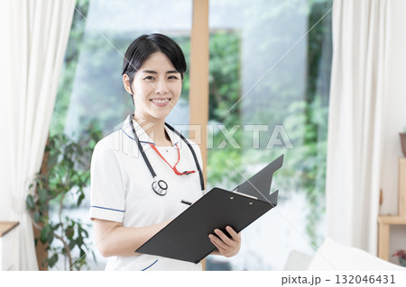 若い女性看護師 訪問看護 在宅医療 若い女性看護師 訪問看護 在宅医療 132046431