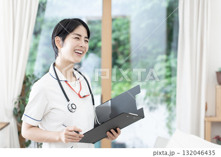 若い女性看護師 訪問看護 在宅医療 若い女性看護師 訪問看護 在宅医療 132046435