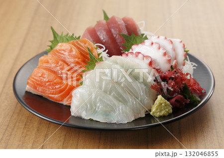 4種の刺身盛り合わせ 4種の刺身盛り合わせ 132046855
