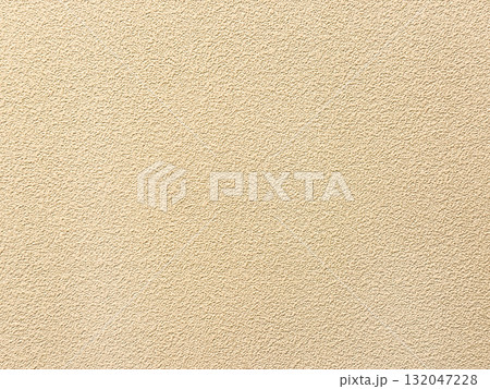 ベージュ色の塗り壁の質感 背景テクスチャ 132047228