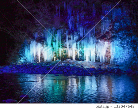 秩父・三十槌の氷柱 秩父・三十槌の氷柱 132047648