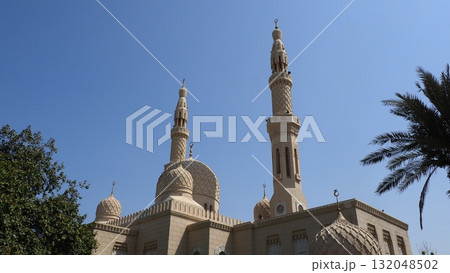 ドバイ ジュメイラ モスク 132048502