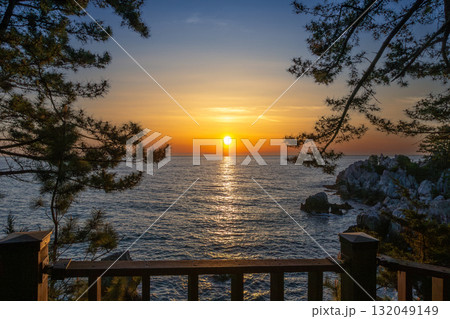 Beautiful sunrise in Samcheok, Gangwon-do 132049149