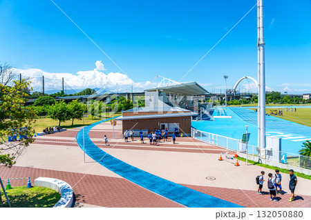 【神奈川県】爽やかな青空が広がる柳島スポーツ公園 132050880