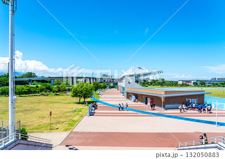 【神奈川県】爽やかな青空が広がる柳島スポーツ公園 132050883