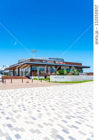 【神奈川県】爽やかな青空が広がる柳島スポーツ公園 【神奈川県】爽やかな青空が広がる柳島スポーツ公園 132050937