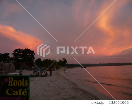 ジャマイカ　サンセット 132051066