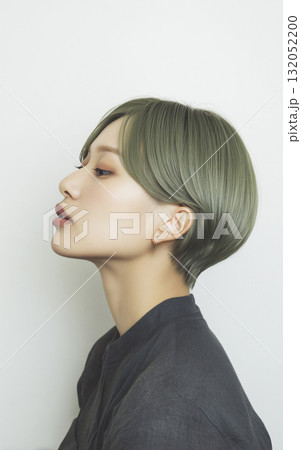 カットモデル　日本人女性　ショートカット 132052200