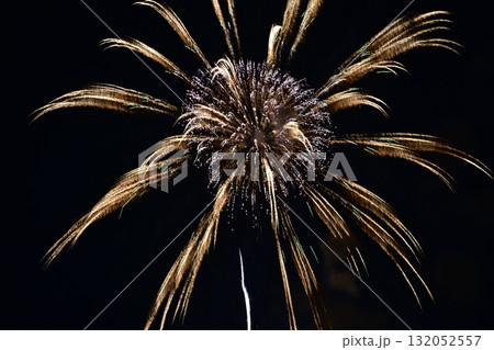 秋の花火 132052557