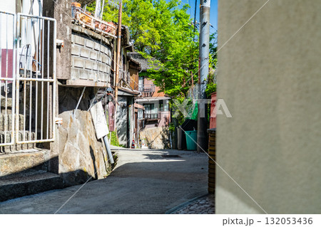 《広島県》尾道・坂の街の風景 132053436