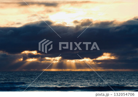 天使の梯子 132054706