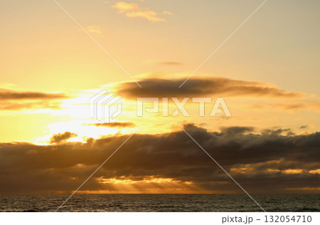 天使の梯子 132054710