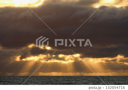 天使の梯子 天使の梯子 132054718