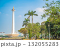 ジャカルタのモナス（独立記念塔）－青空にそびえるインドネシアの象徴 132055283