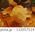 Eat a shaved ice　〜台湾かき氷を食べる 132057519