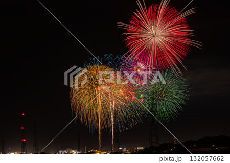 田原市の渥美半島花火大会の風景(愛知県) 田原市の渥美半島花火大会の風景(愛知県) 132057662