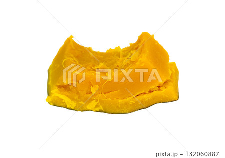 【切り抜き透過背景素材】煮くずれ寸前まで塩茹でした角切りのカボチャ 【切り抜き透過背景素材】煮くずれ寸前まで塩茹でした角切りのカボチャ 132060887