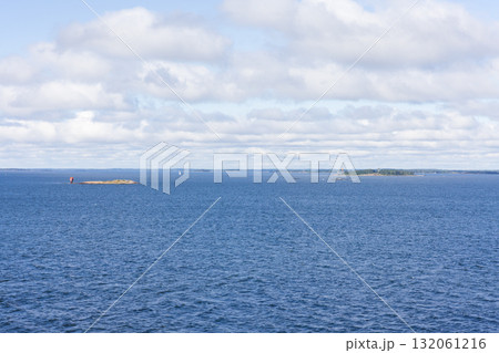 フェリーの船上から見るヨーロッパ、フィンランド湾の風景 132061216