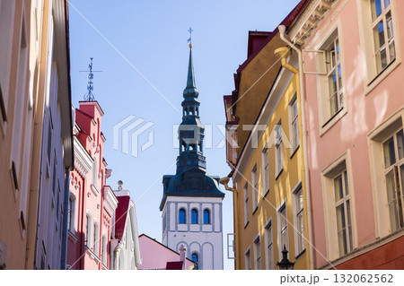 バルト三国のエストニアの首都タリン歴史地区の風景 132062562