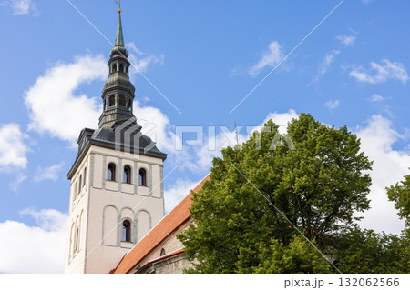 バルト三国のエストニアの首都タリン歴史地区の風景 132062566