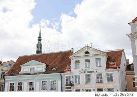 バルト三国のエストニアの首都タリン歴史地区の風景 132062572